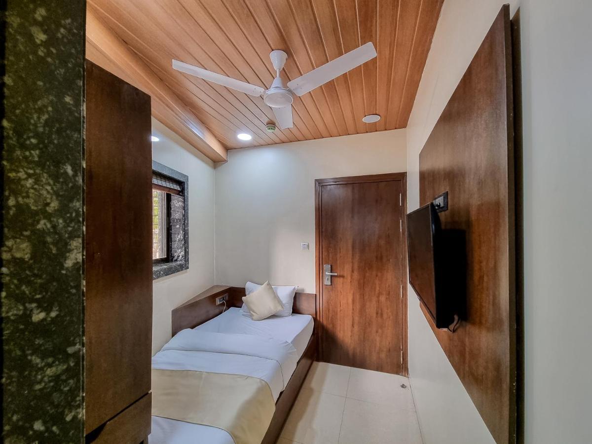 Hotel Empire - Near Mumbai International Airport Exterior photo