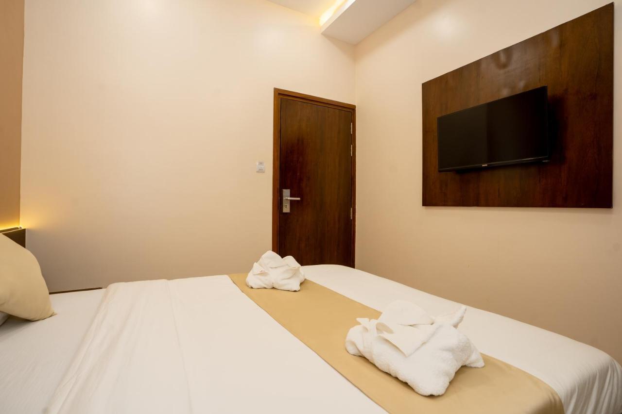Hotel Empire - Near Mumbai International Airport Exterior photo